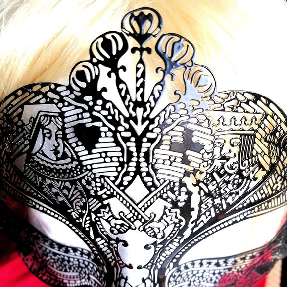 Metal die-cut mask - Picture 3 of 6